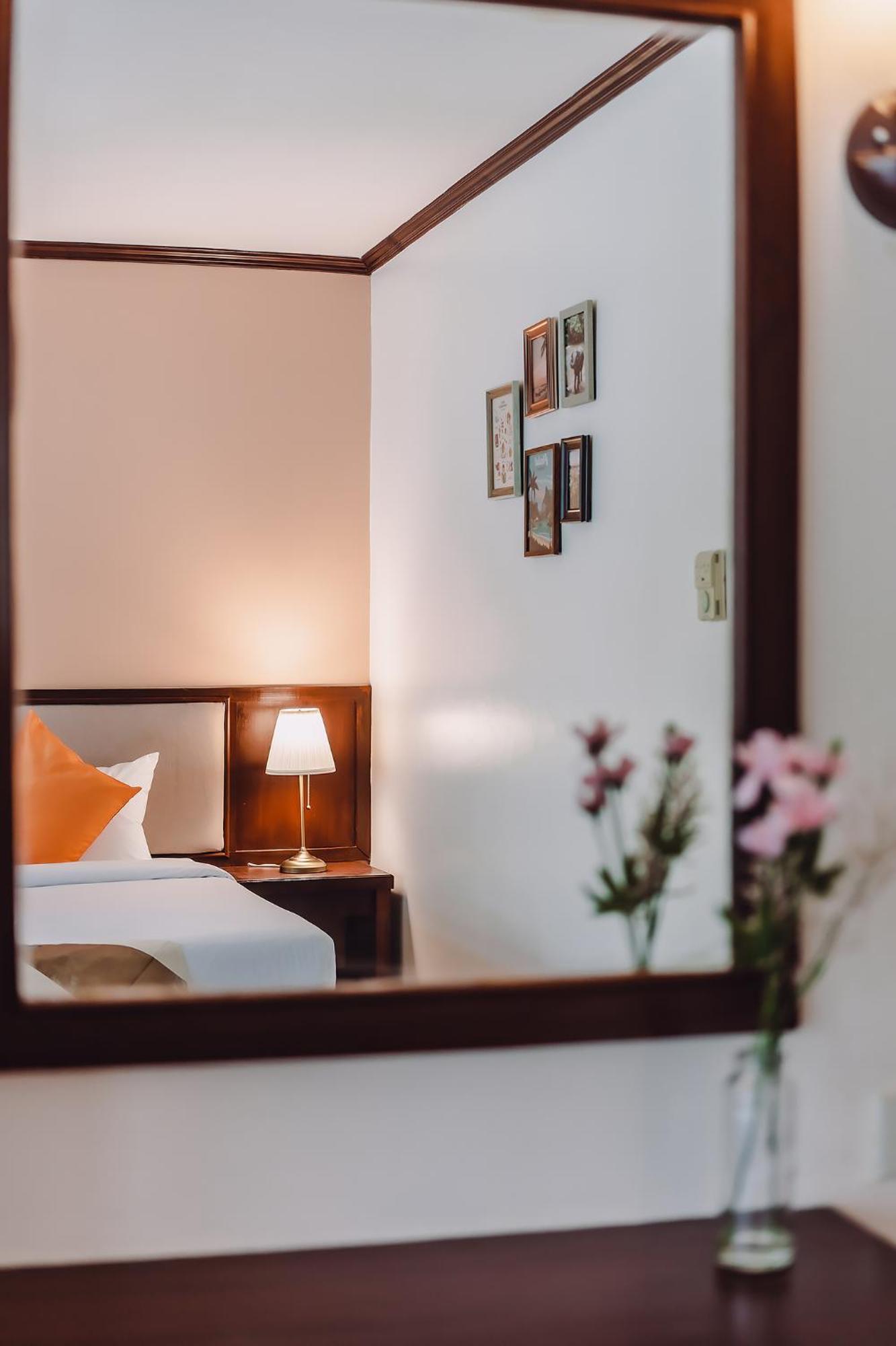 Bauman-Ville Hotel Patong Kültér fotó
