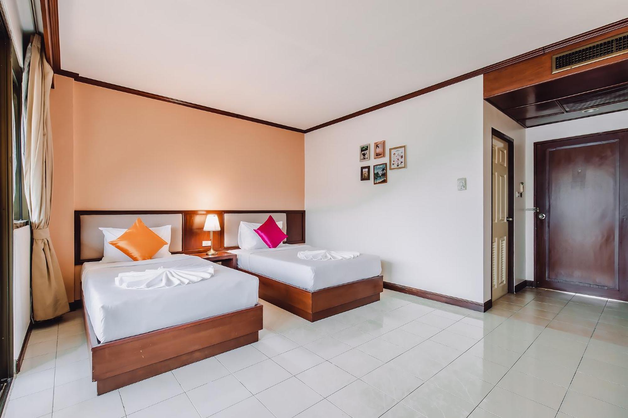 Bauman-Ville Hotel Patong Kültér fotó