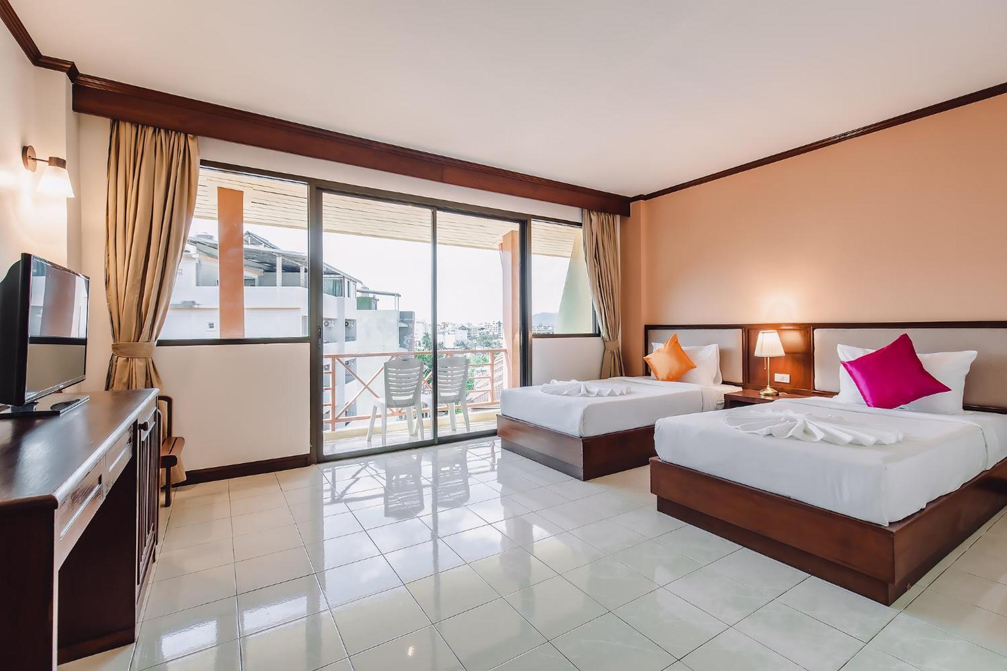 Bauman-Ville Hotel Patong Kültér fotó