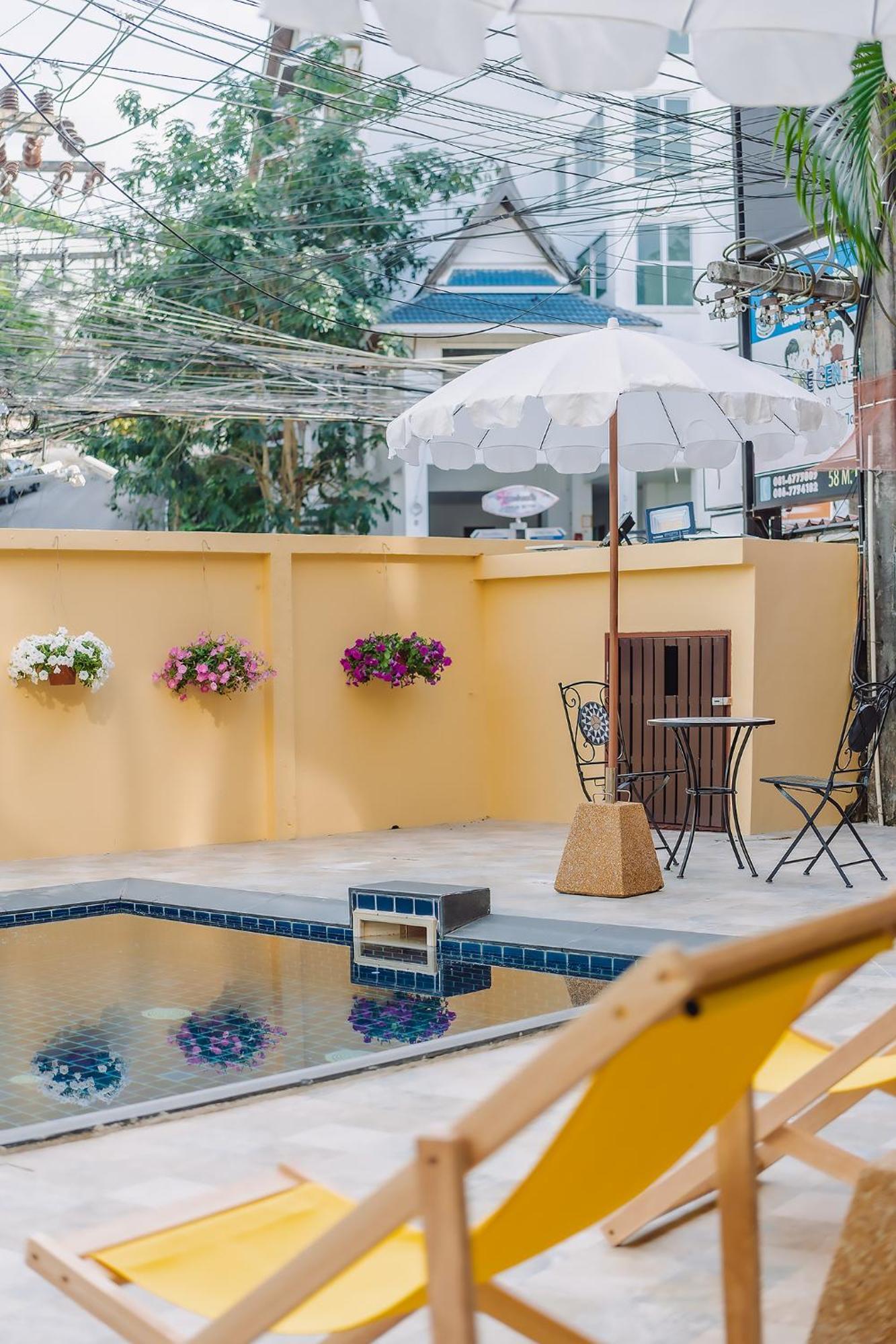 Bauman-Ville Hotel Patong Kültér fotó