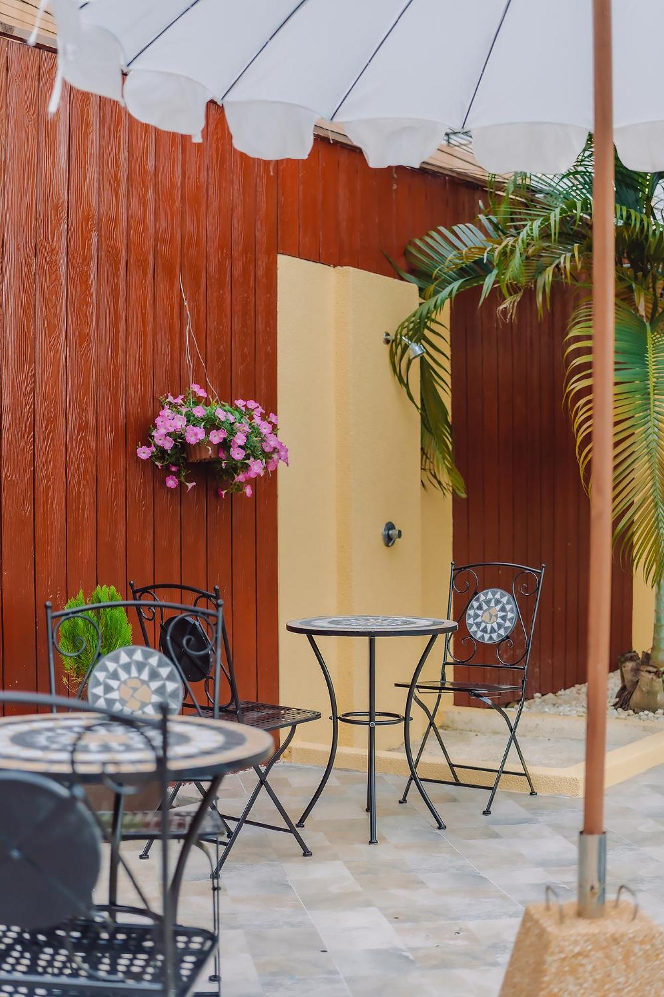 Bauman-Ville Hotel Patong Kültér fotó