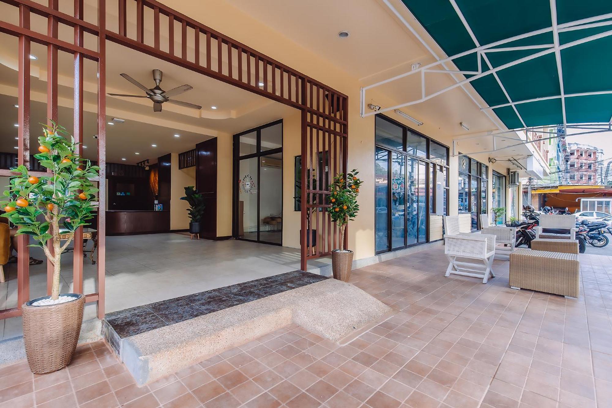 Bauman-Ville Hotel Patong Kültér fotó